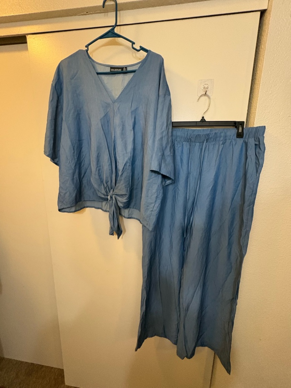 Nina Leonard Light Blue Elastic-Waist Wide Leg Pants